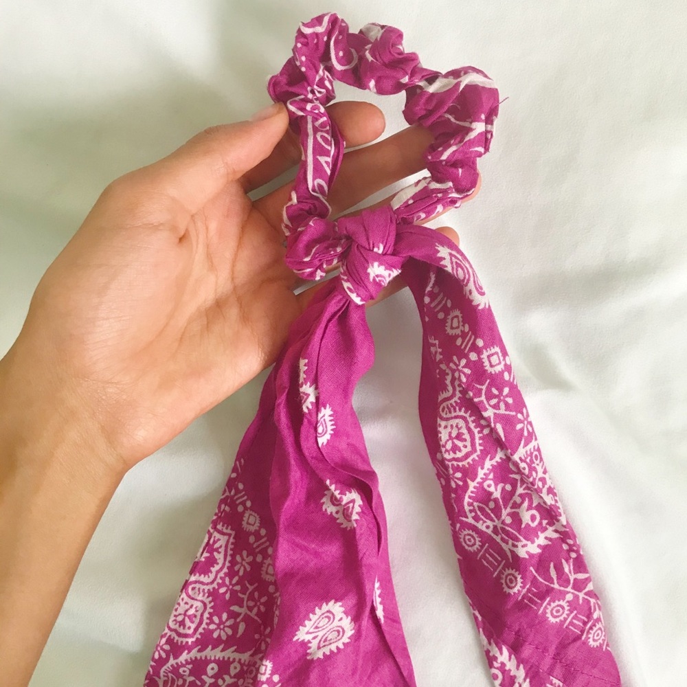 hair scrunchie